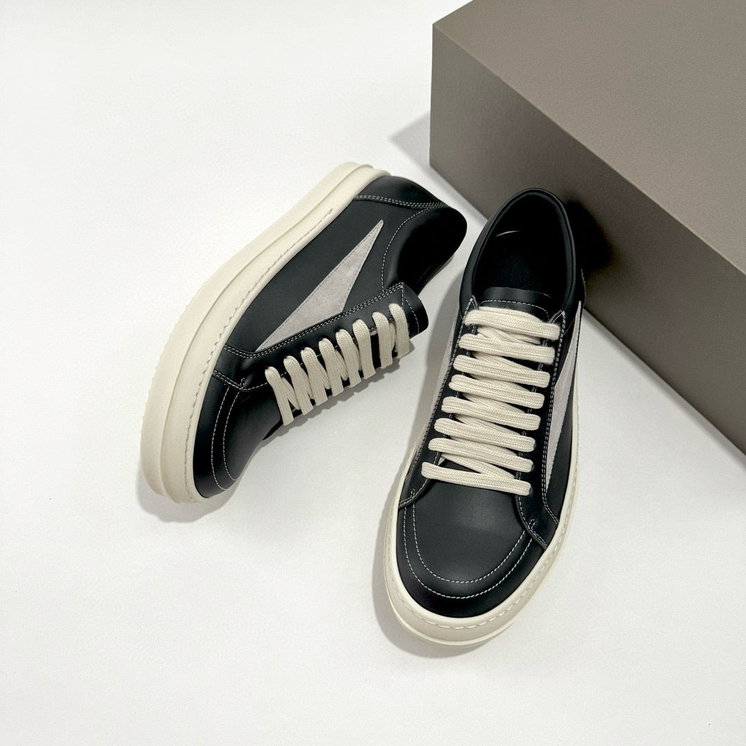 أحذية متعددة الألوان