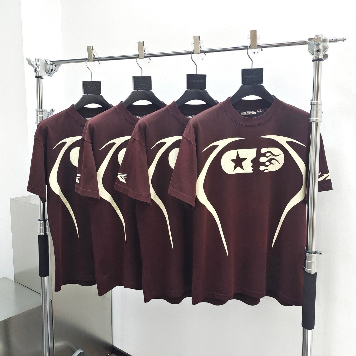 Braunes T-Shirt