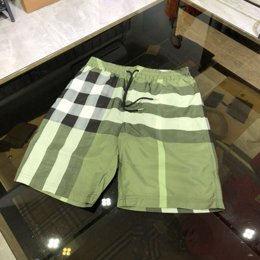 قصير متعدد الألوان