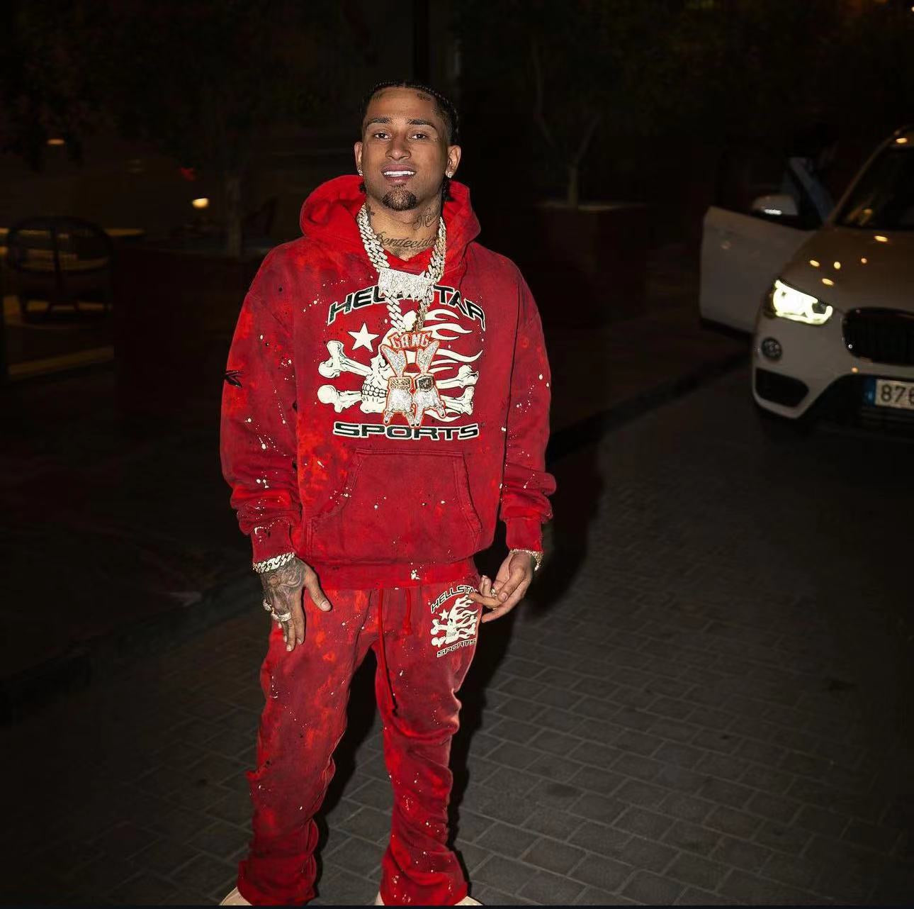 Sudadera con capucha roja oscura