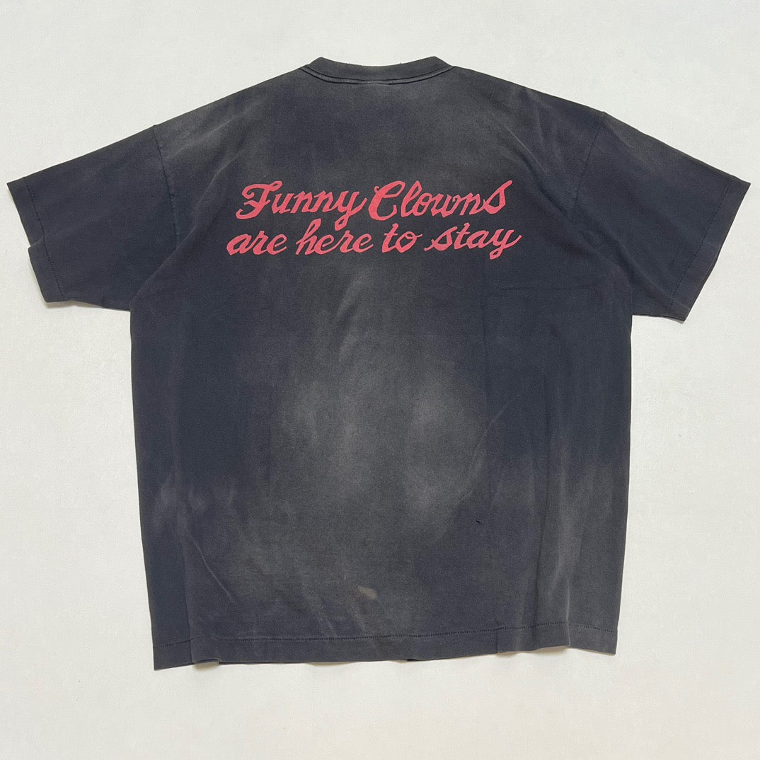 Dunkelschwarzes T-Shirt