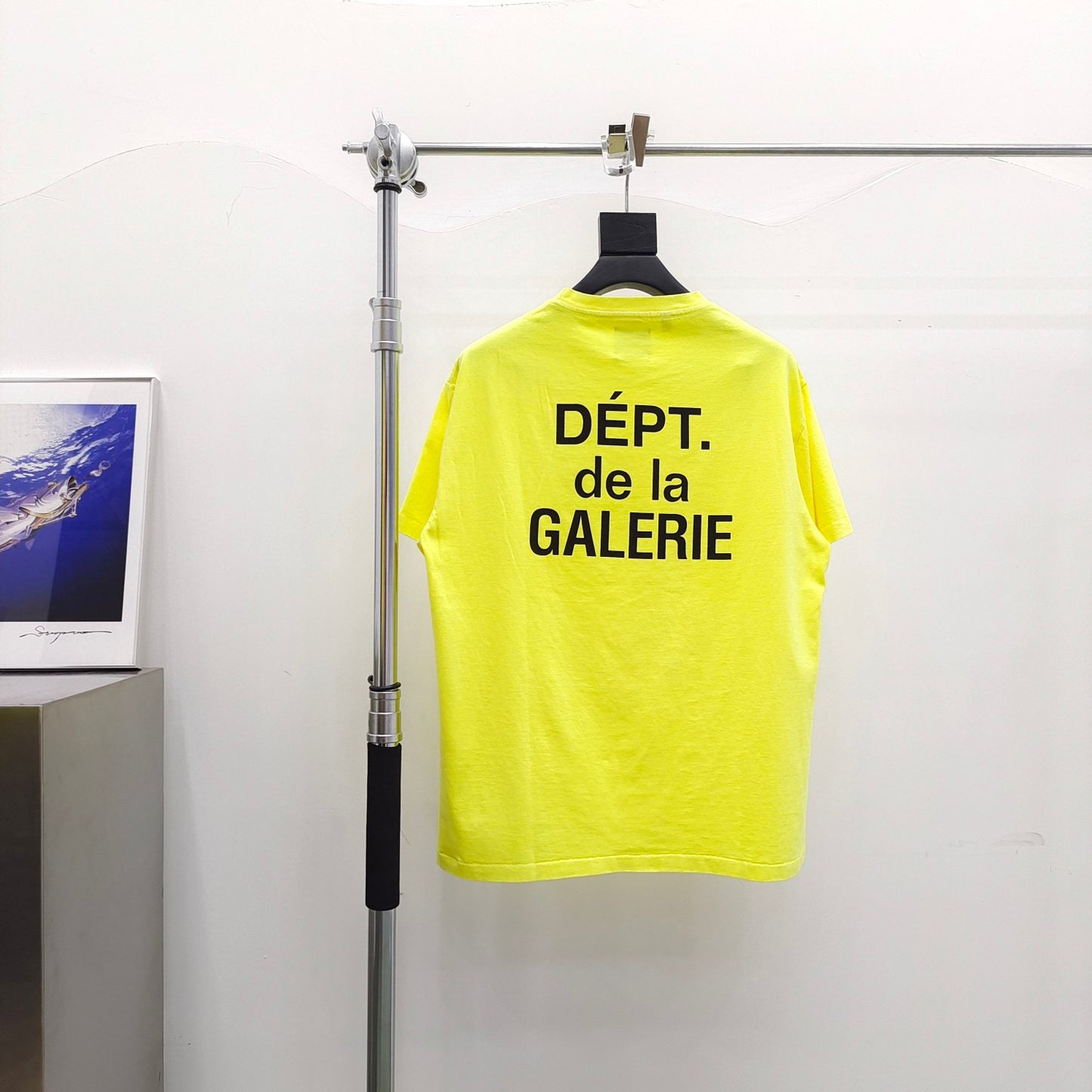 تي شيرت عضوي باللون الأصفر والوردي والأصفر