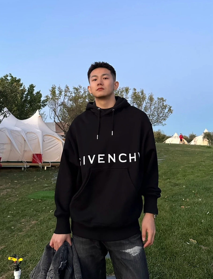 Schwarzer Hoodie