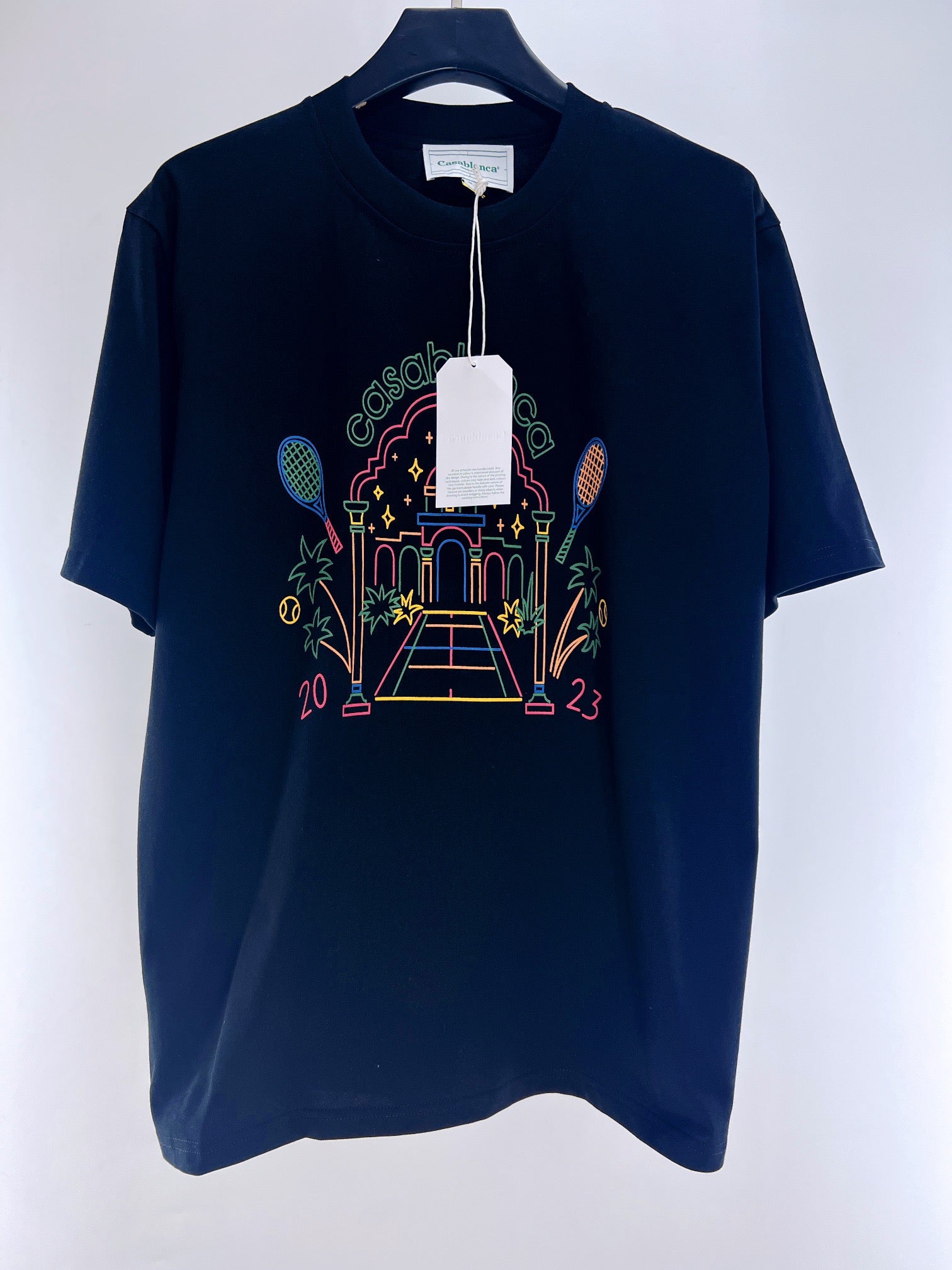 Blau-weißes T-Shirt