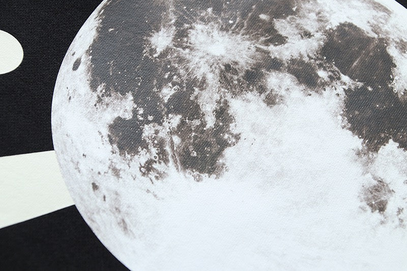 سويت شيرت أبيض وأسود