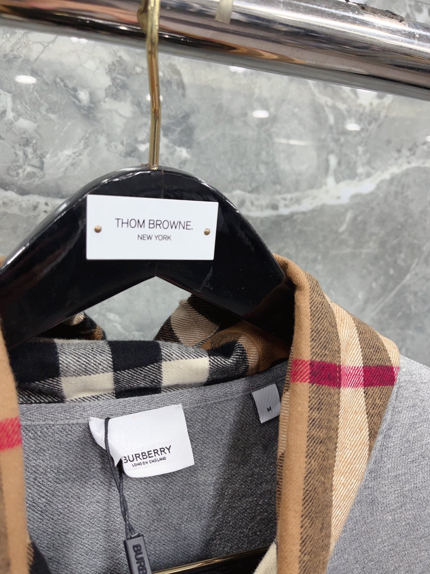 هودي أسود، أزرق غامق، رمادي وكاكي