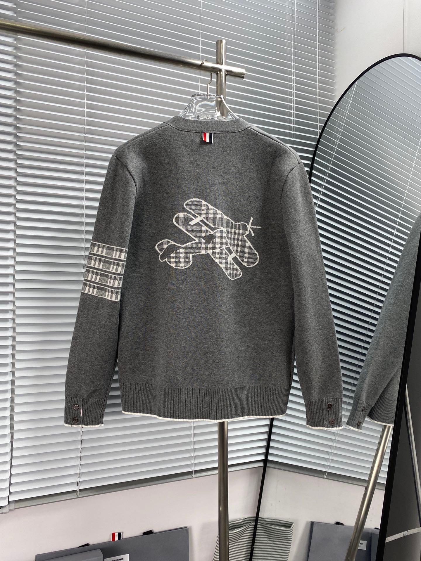 Chaqueta azul y gris