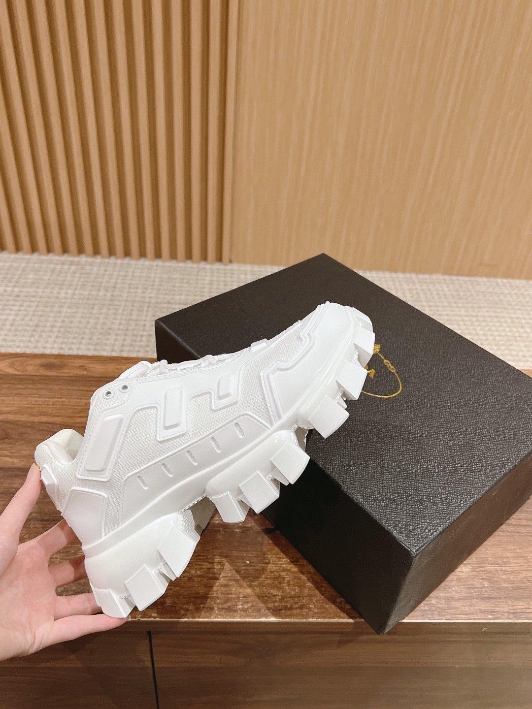 Weiß-Grüne Schuhe