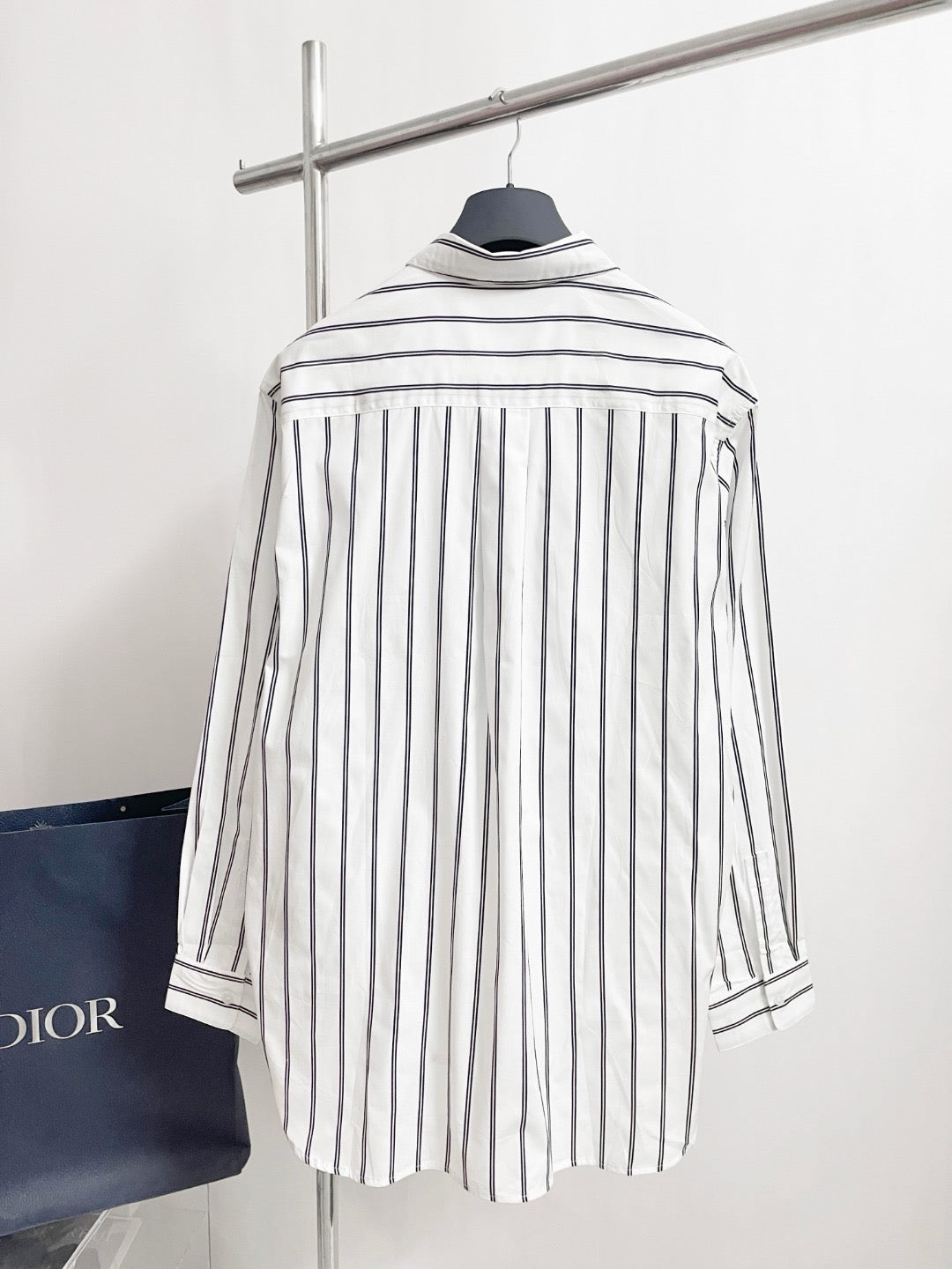 White and Black Shirt - FashionHype.xyz