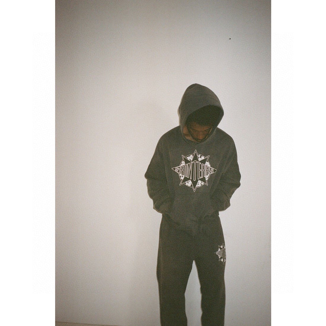 Schwarzer Hoodie