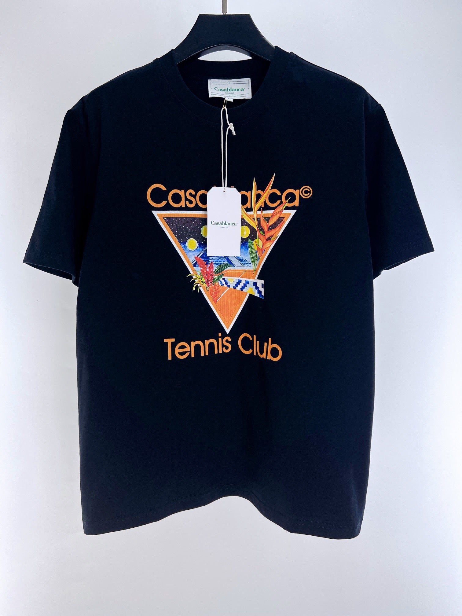 Schwarz-weißes T-Shirt