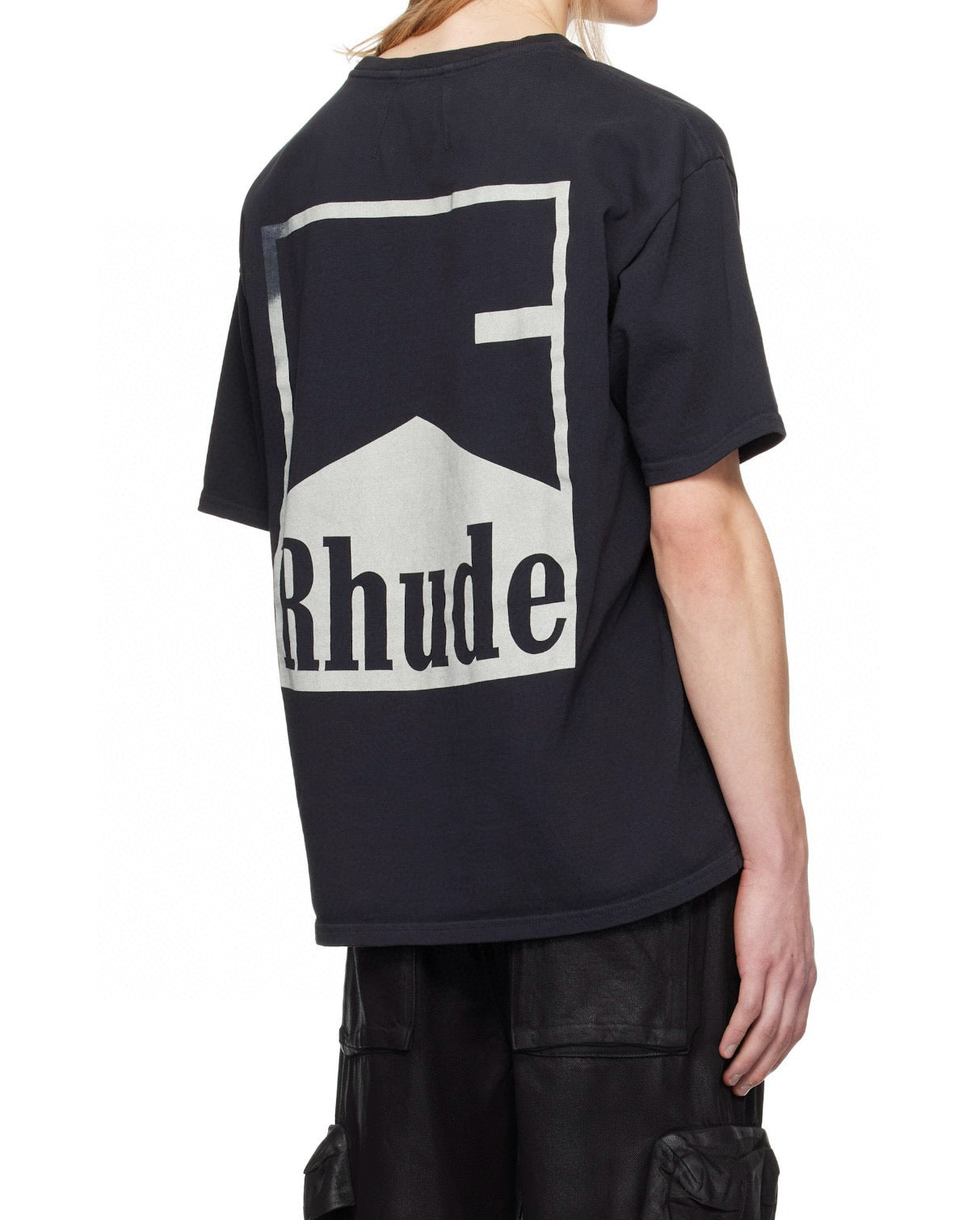 Schwarz-weißes T-Shirt