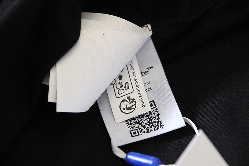 Camiseta negra y gris