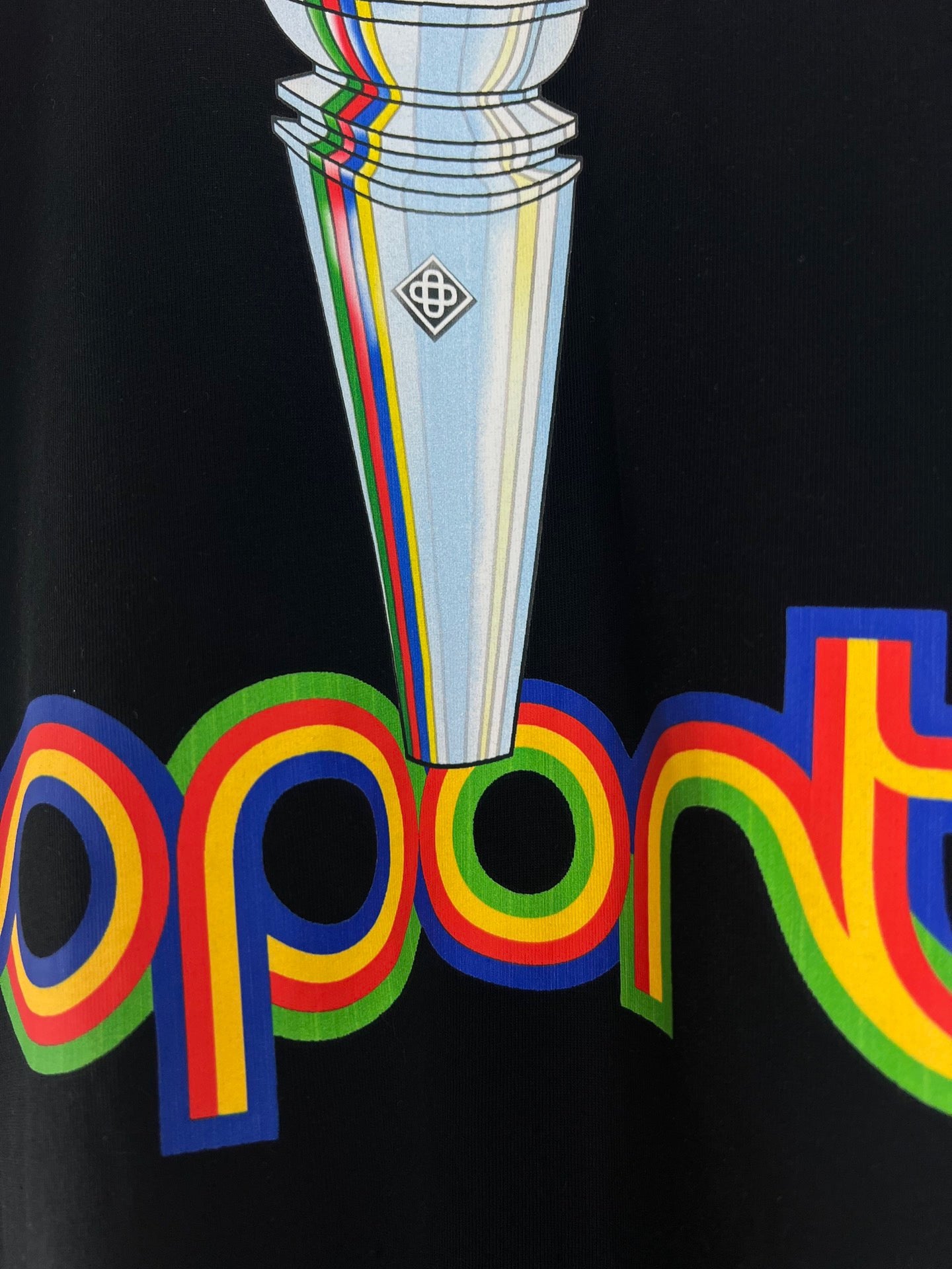 Camiseta azul y blanca