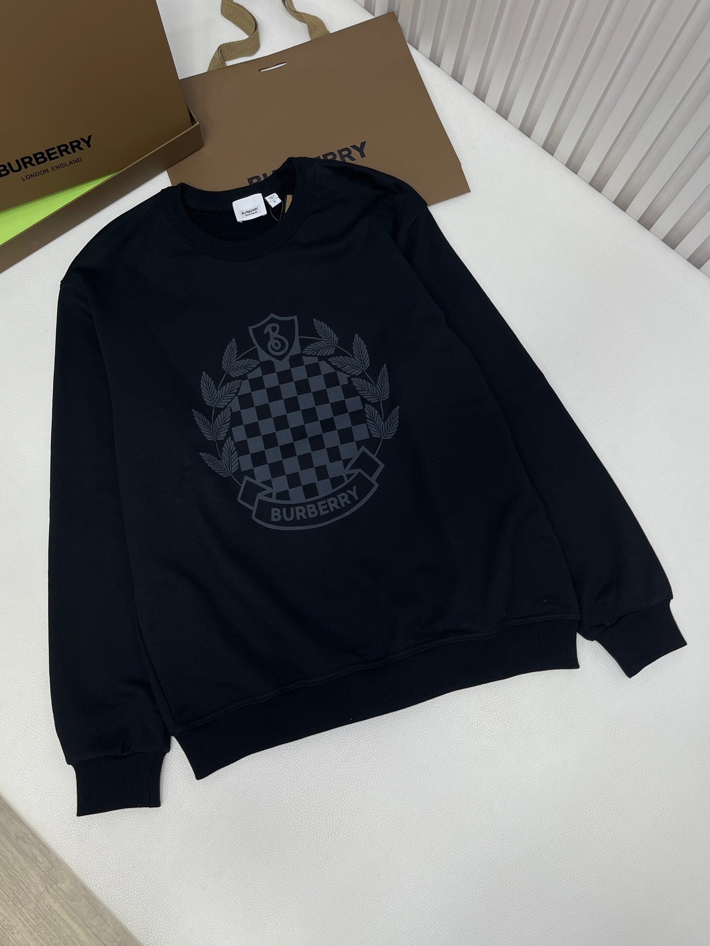 Schwarzes Trikot