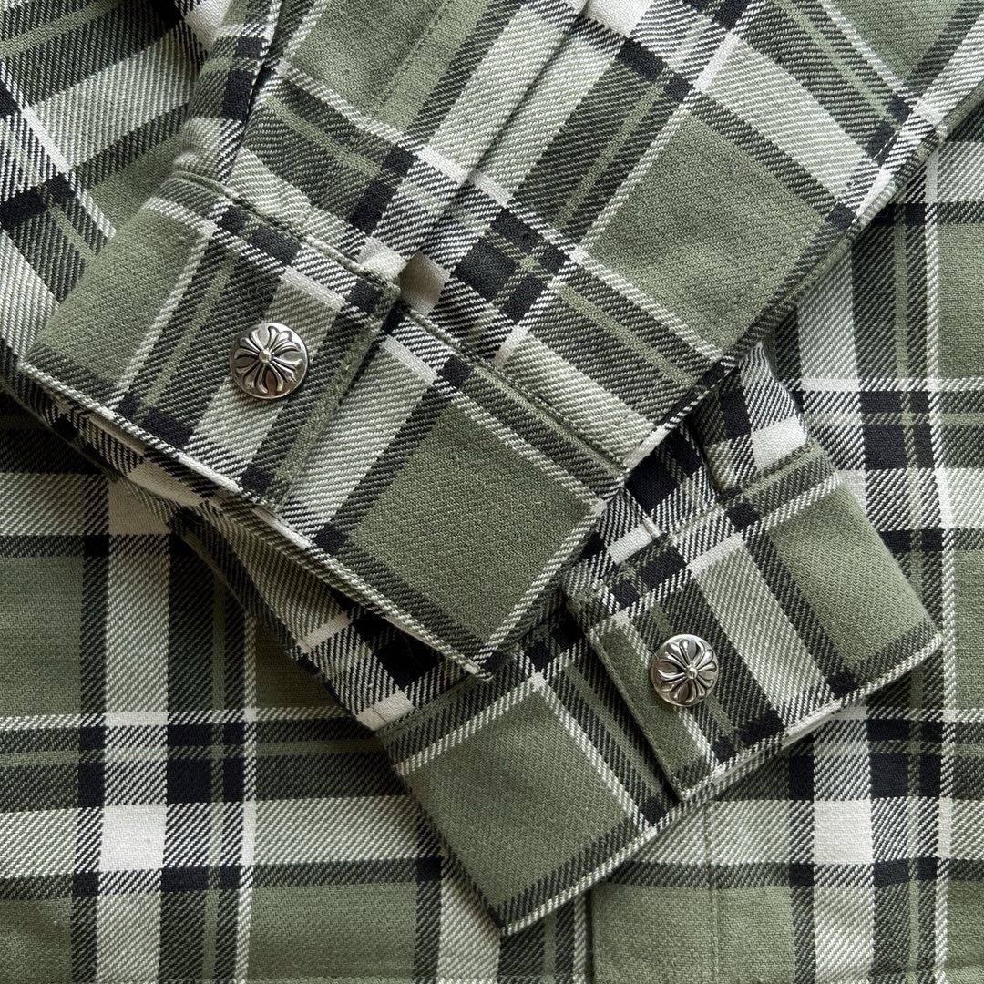 سترة حمراء وزرقاء