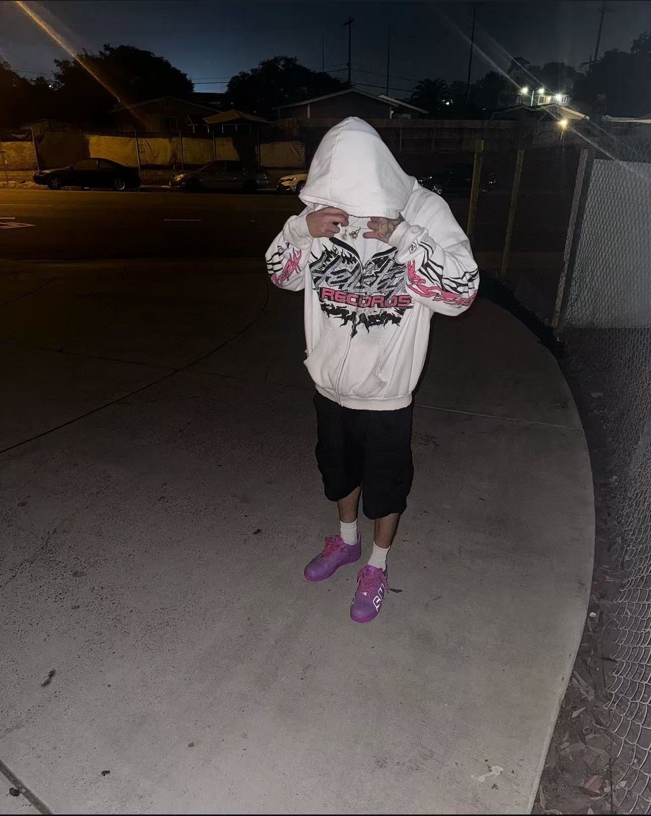 Sudadera con capucha blanca