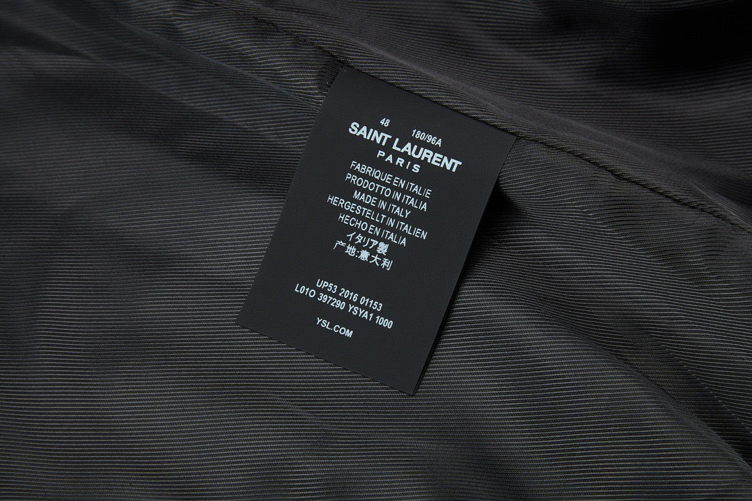 Schwarze Jacke