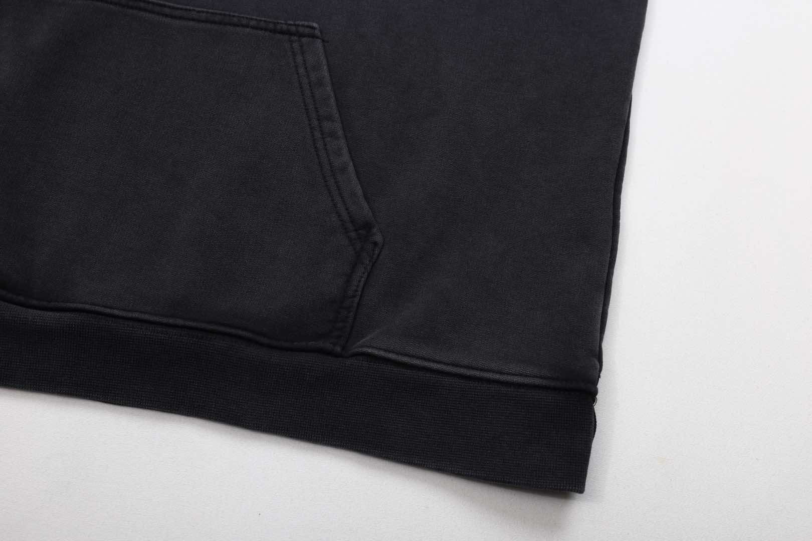 Schwarzer Hoodie
