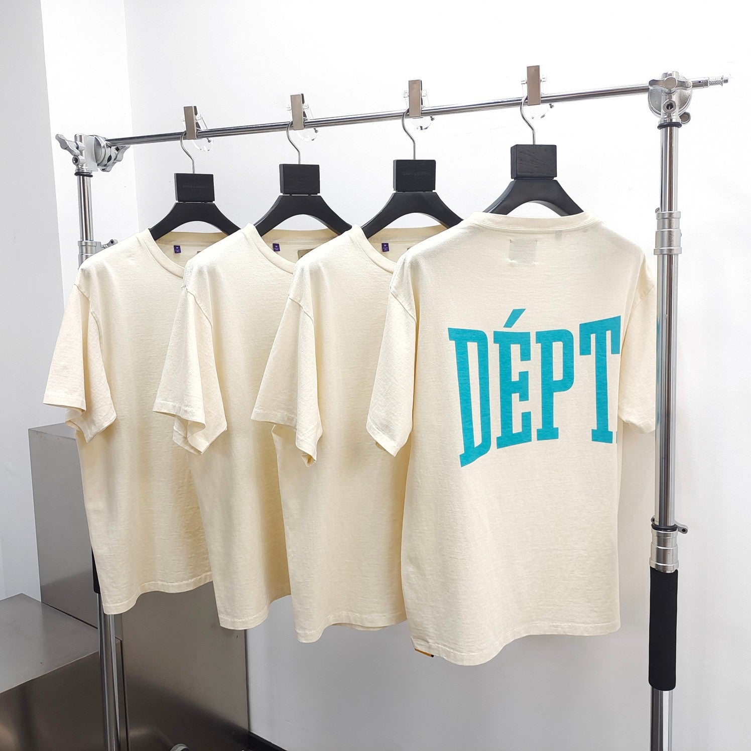 White and Black T-shirt - FashionHype.xyz