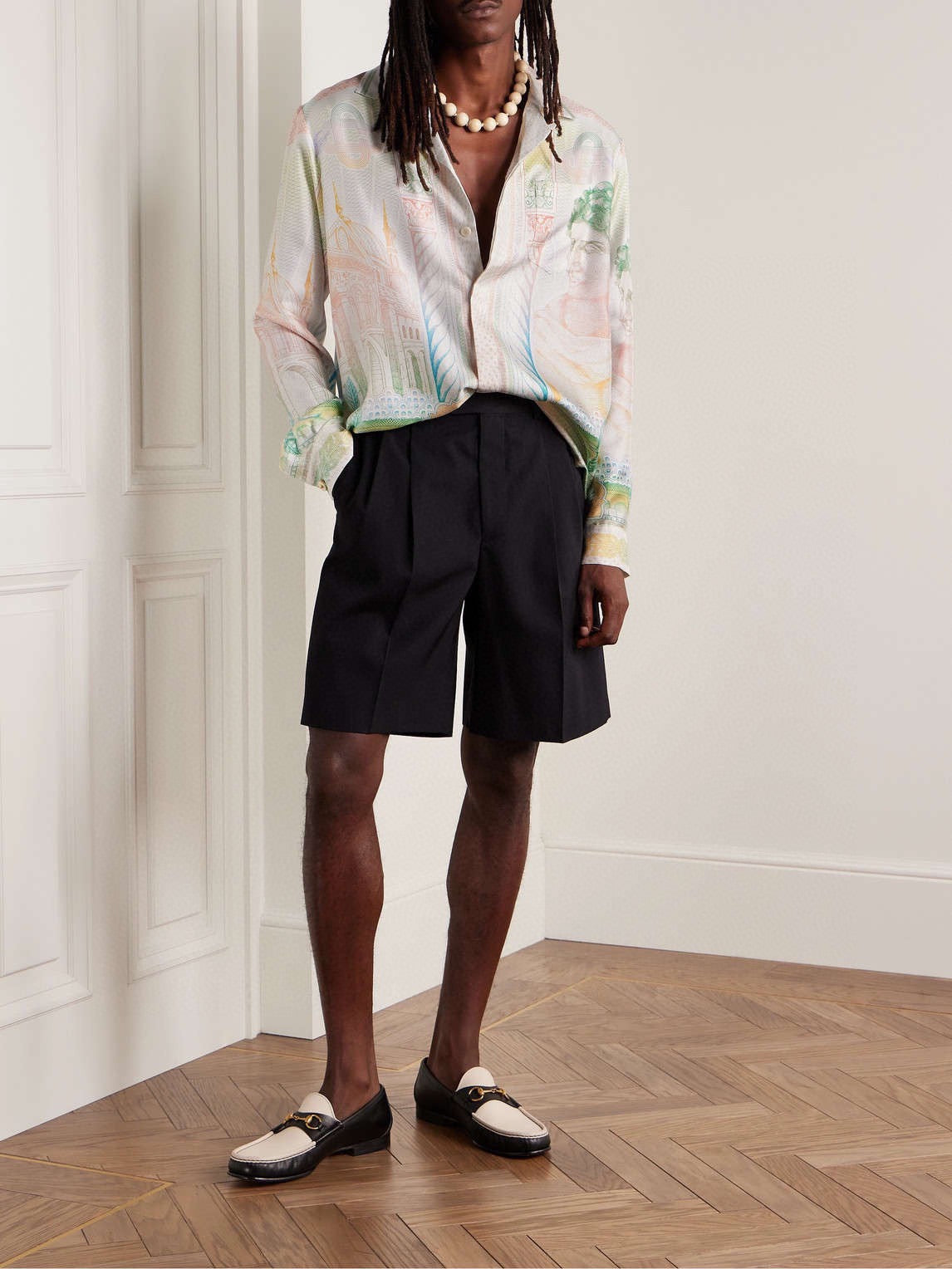 سترة متعددة الألوان