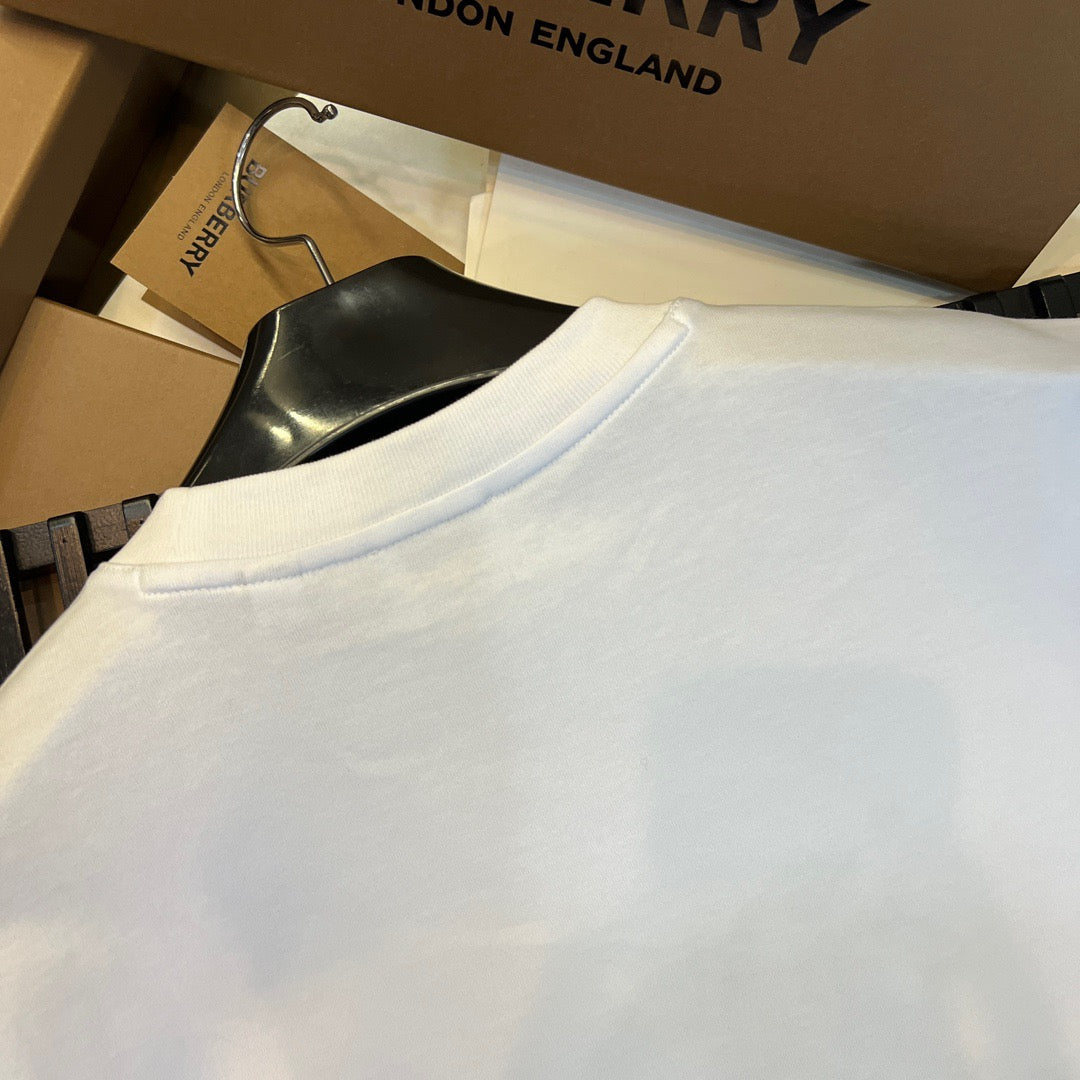 Black and White T-shirt - FashionHype.xyz
