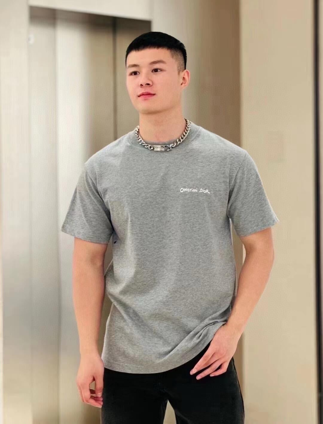 Grey and White T-shirt - FashionHype.xyz