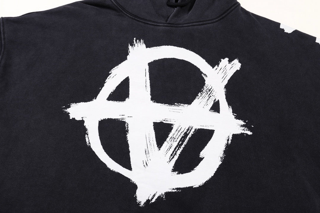 Schwarzer Hoodie