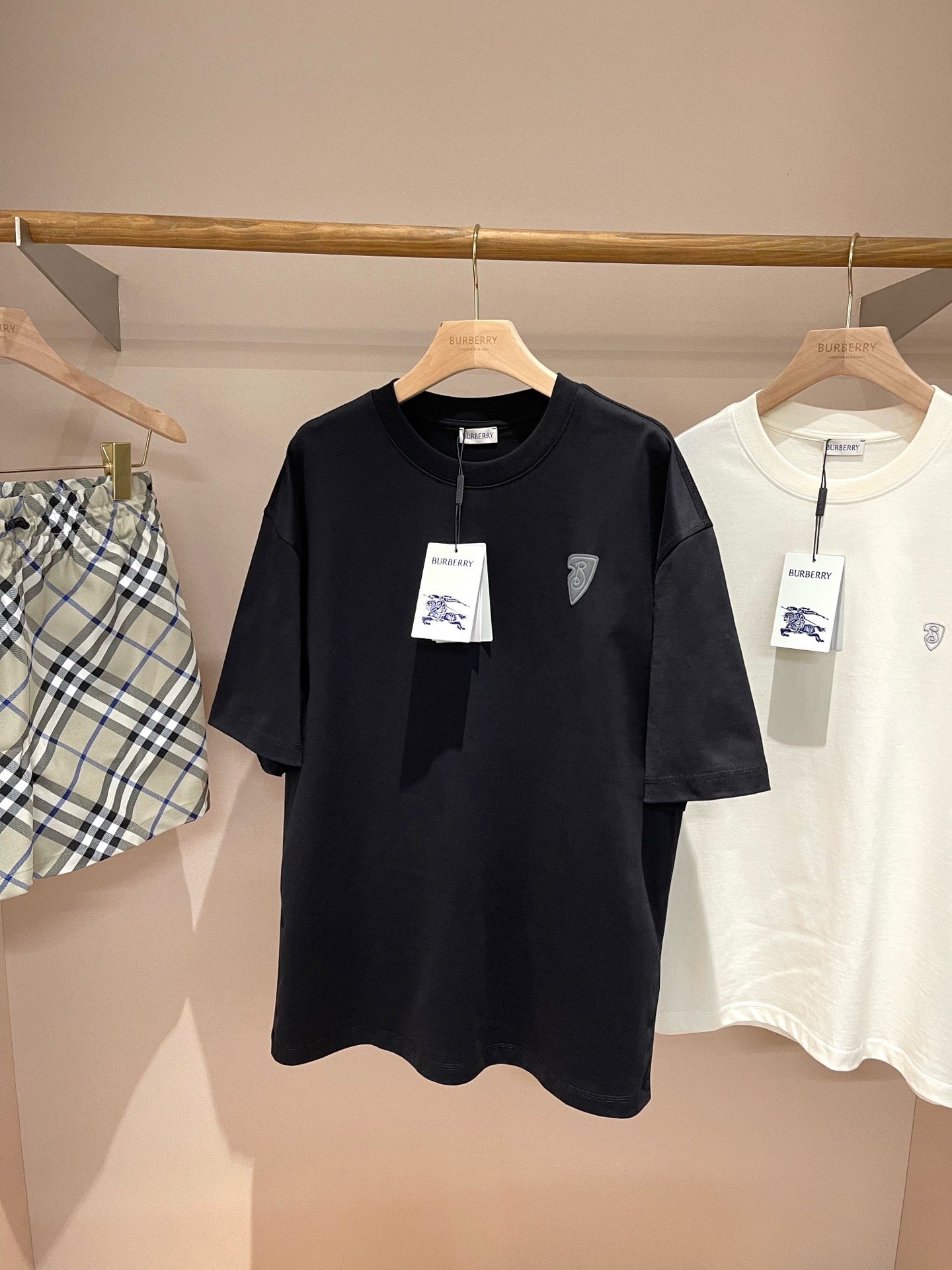 Schwarzes T-Shirt