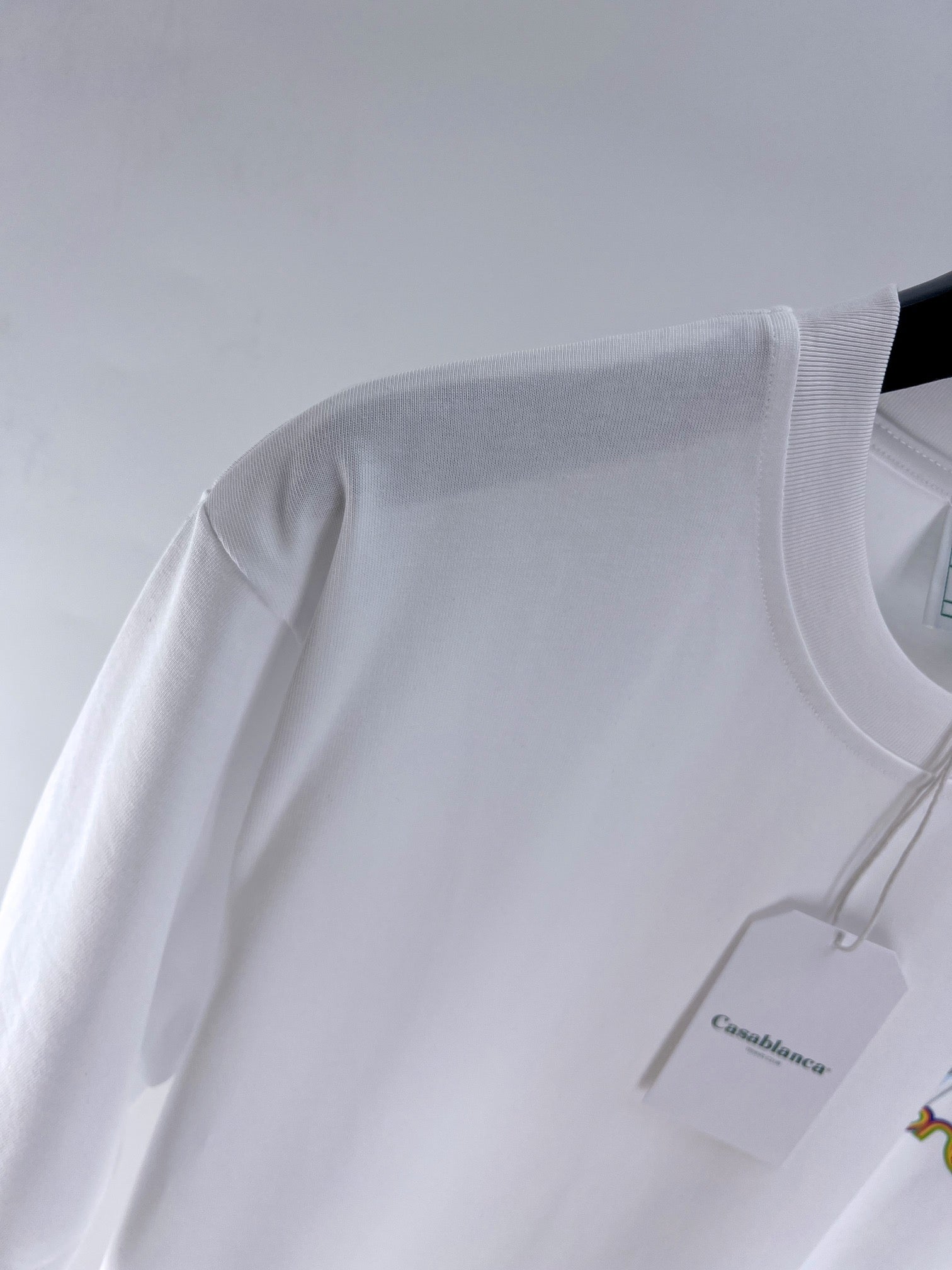Blau-weißes T-Shirt