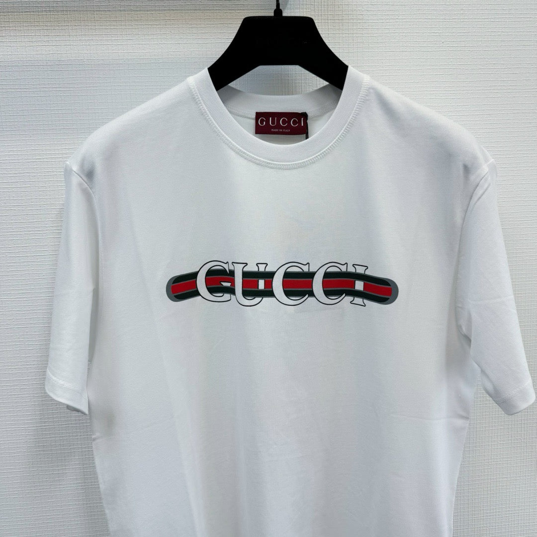weißes T-Shirt