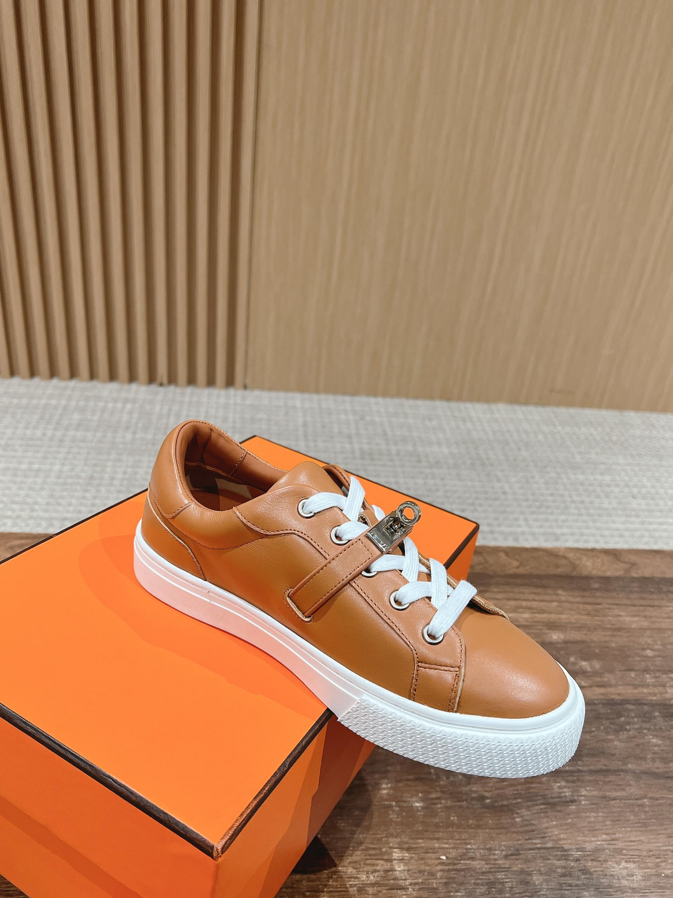 Mehrfarbige Schuhe