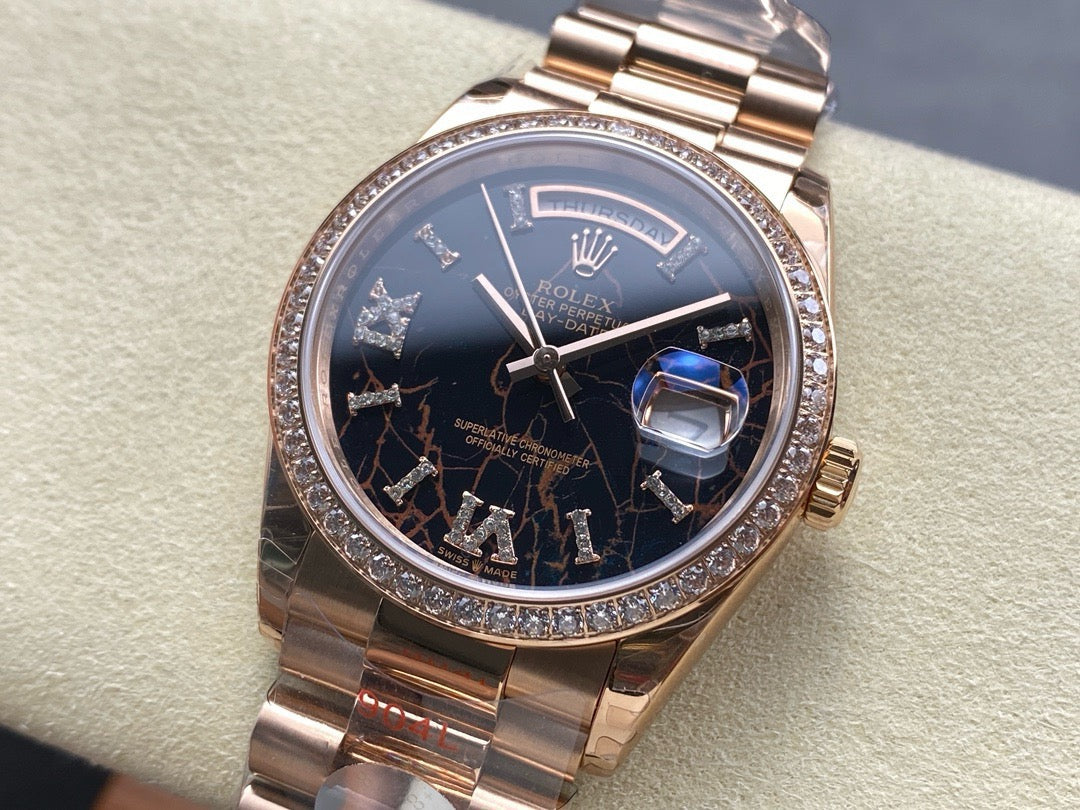 Goldfarbene Uhr