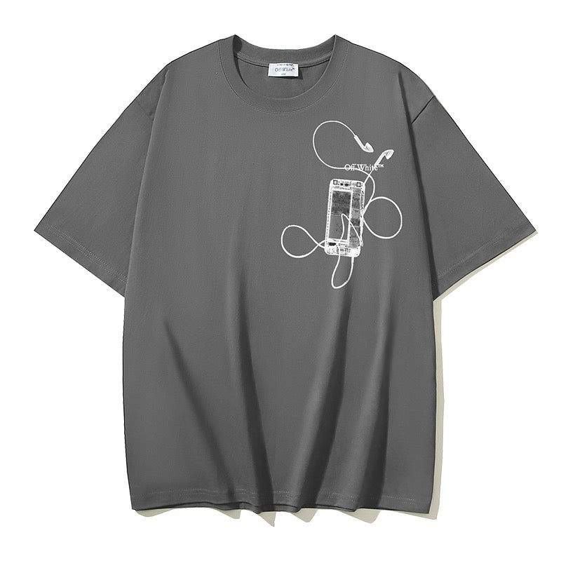Schwarzes und graues T-Shirt