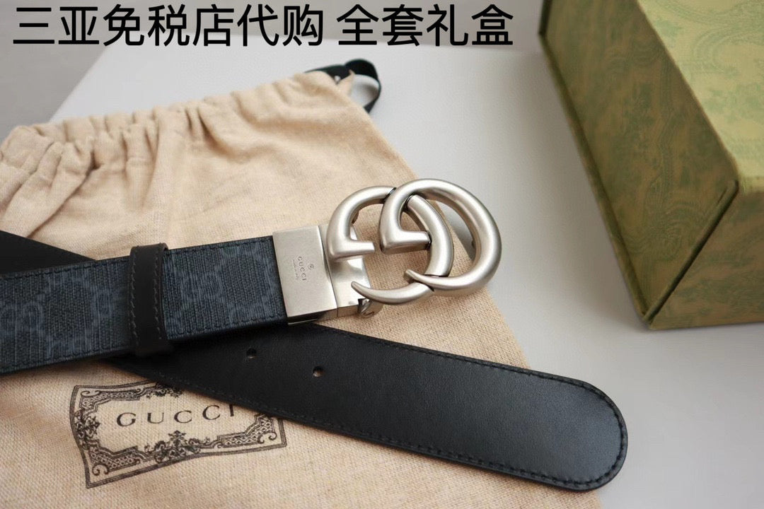 Cinturón negro y gris