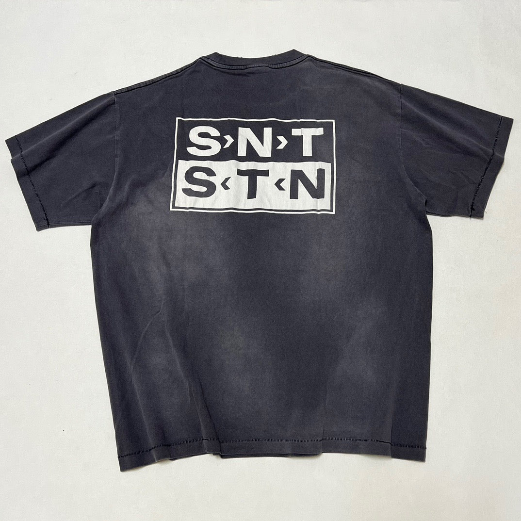 Dunkelschwarzes T-Shirt