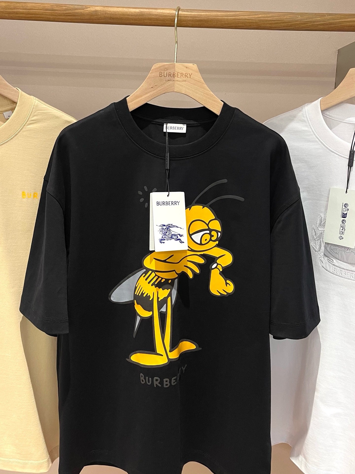 Black T-Shirt - FashionHype.xyz