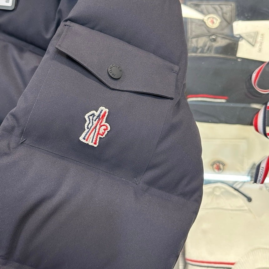 Schwarze Jacke - Größen 4,5