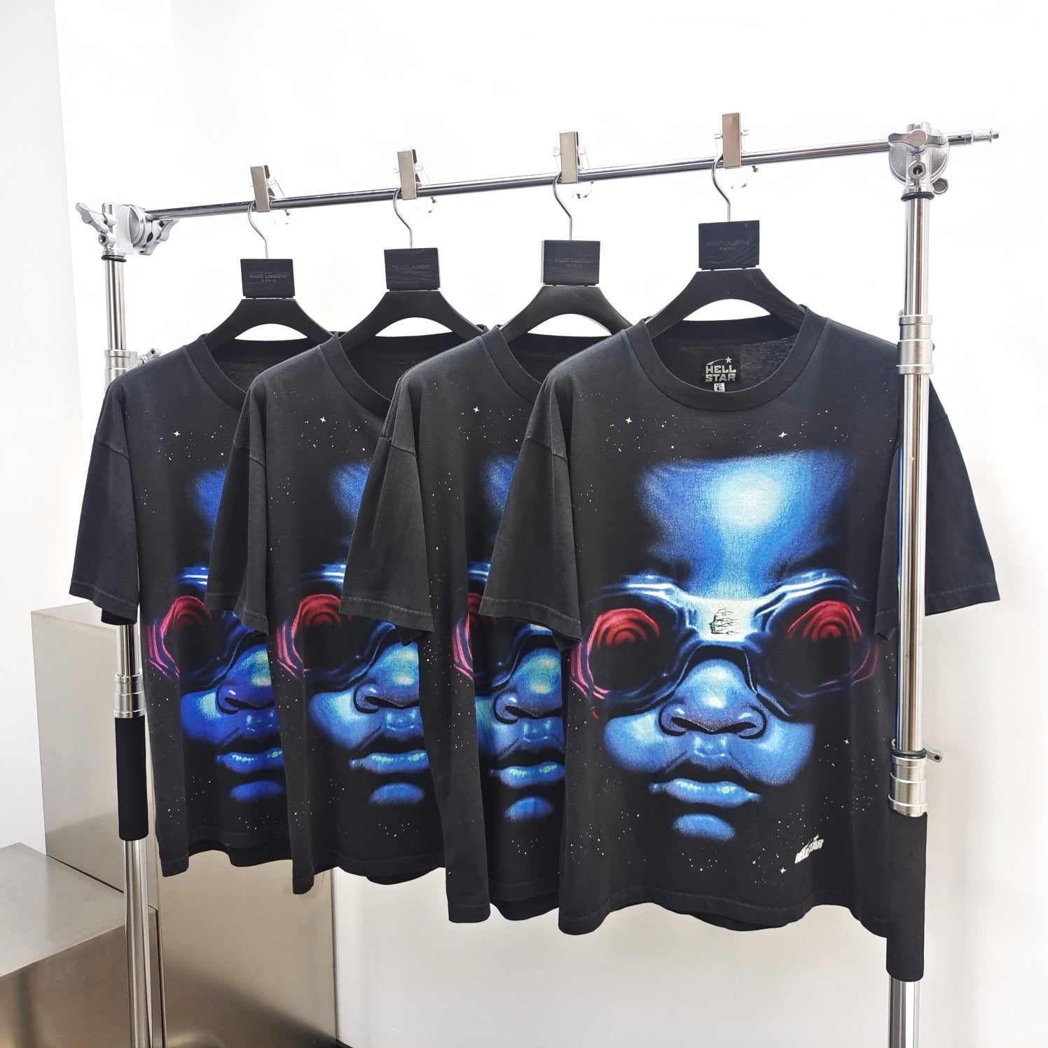 Dunkelschwarzes T-Shirt