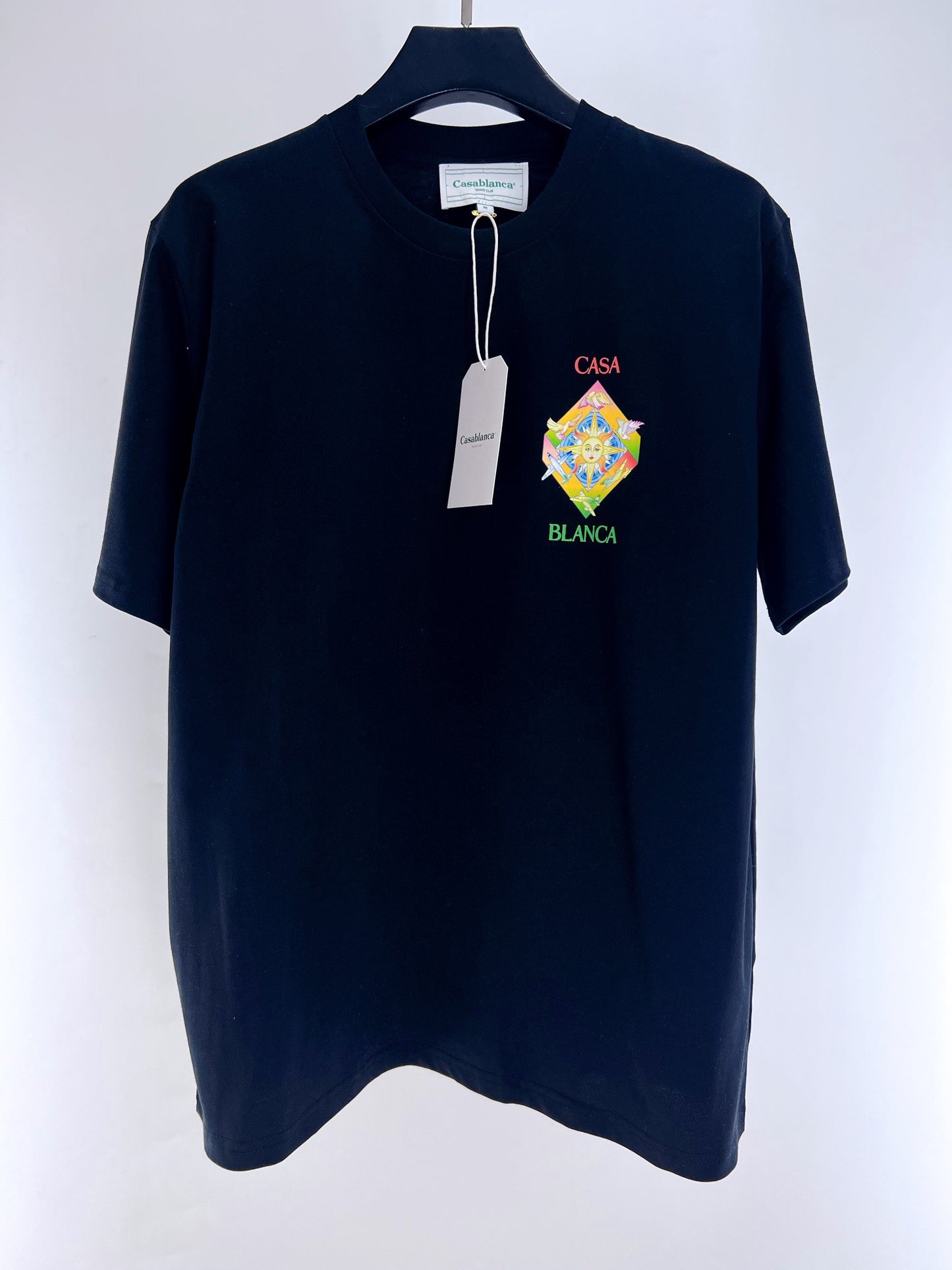 Camiseta azul y blanca