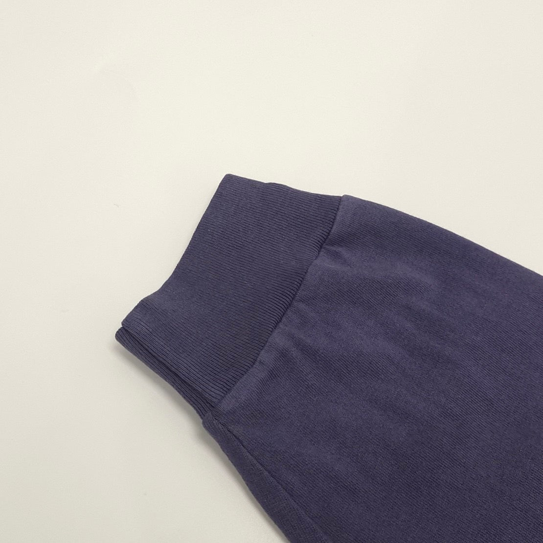 Blaues und himmelblaues Sweatshirt