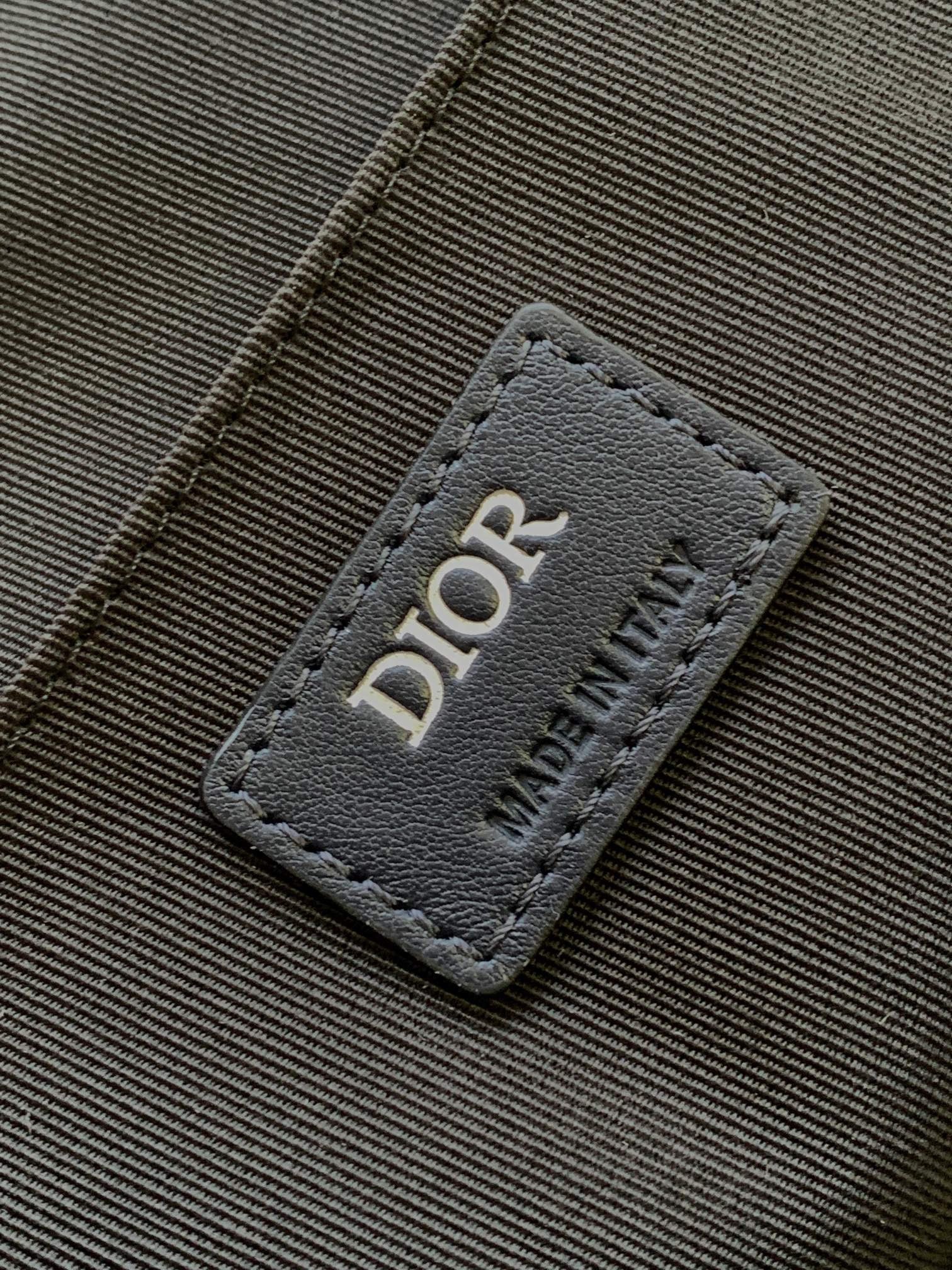 Dunkelblaue Tasche