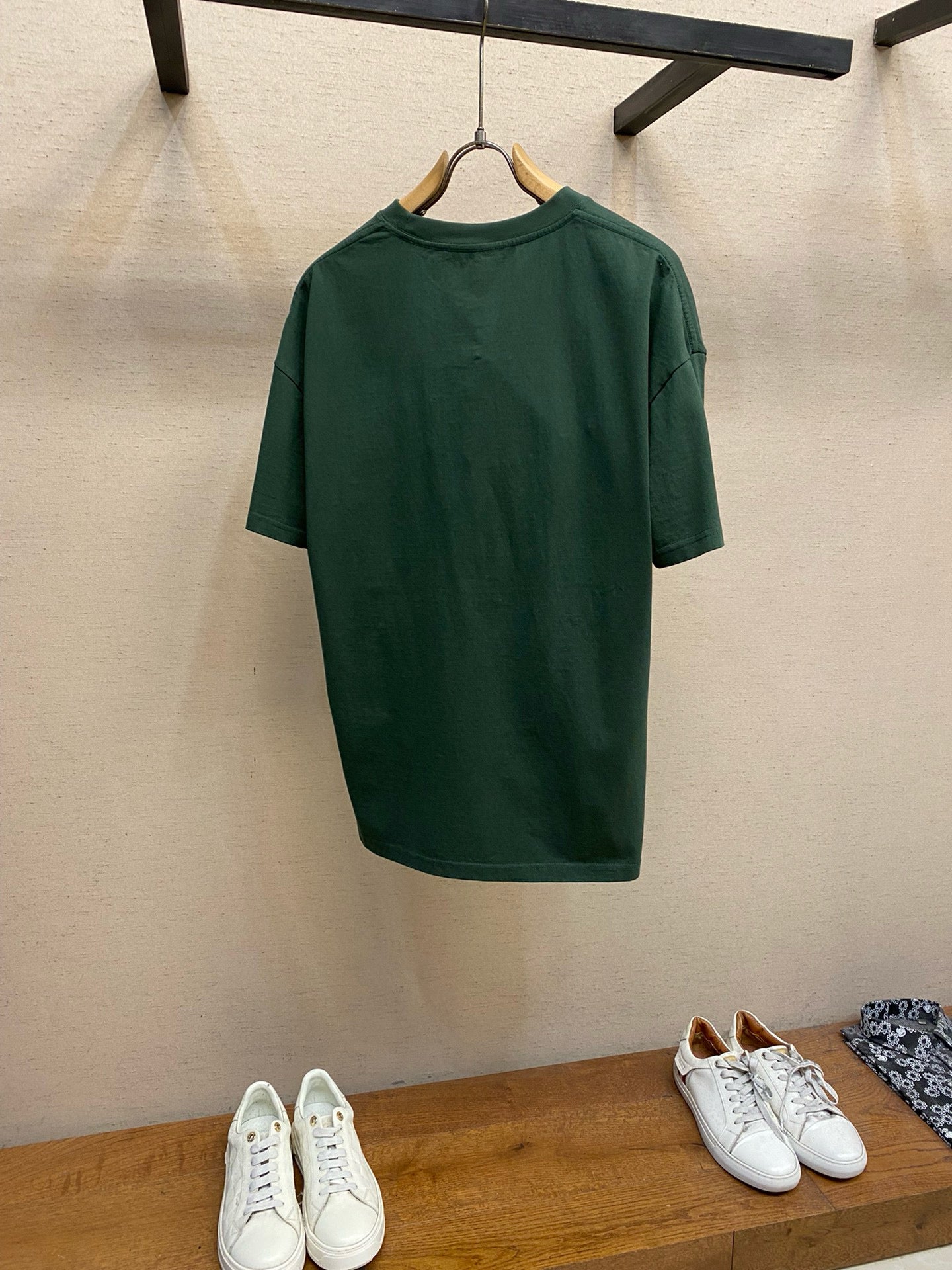Black and Green T-Shirt - Size XL - FashionHype.xyz