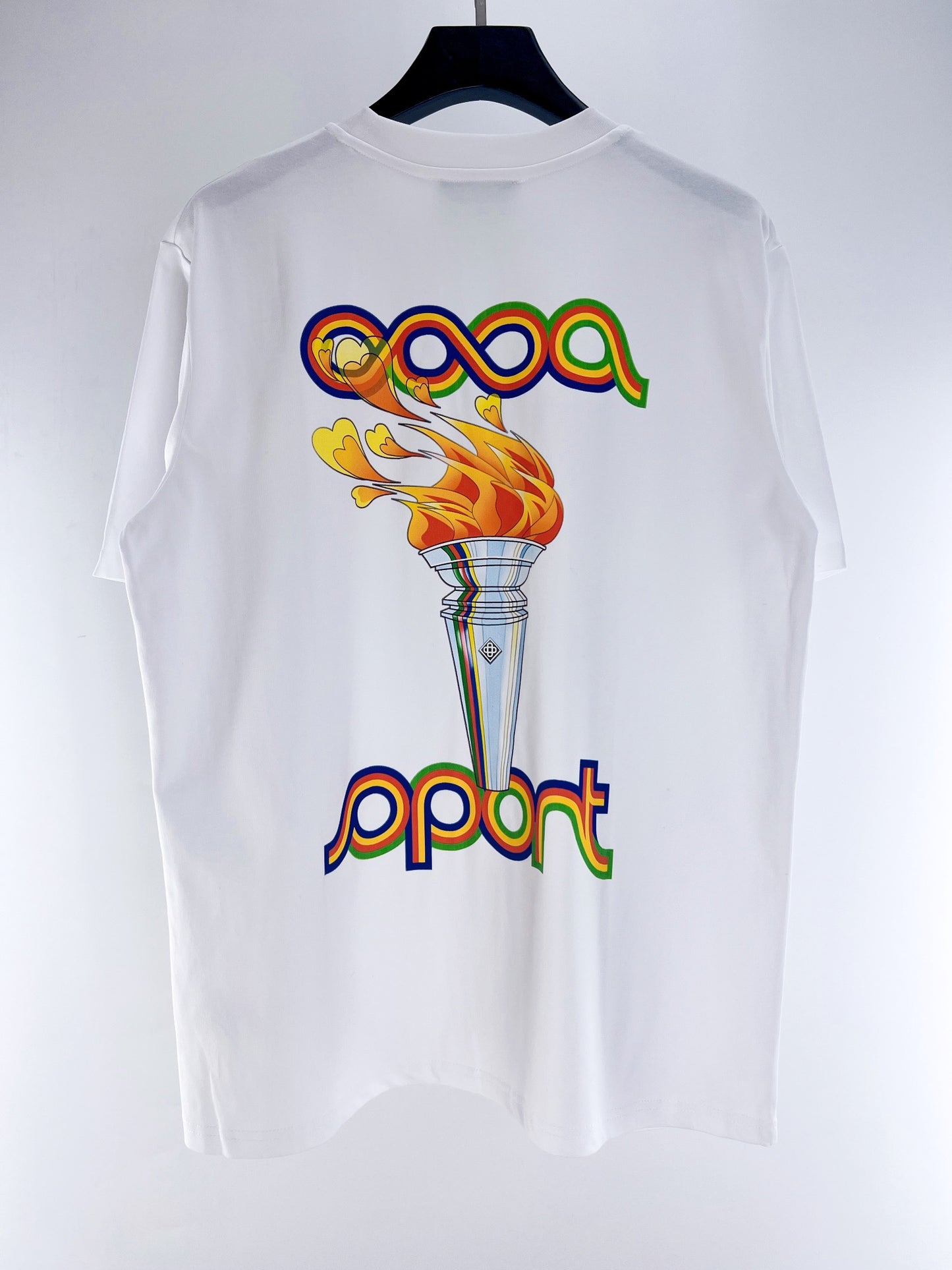 Camiseta azul y blanca