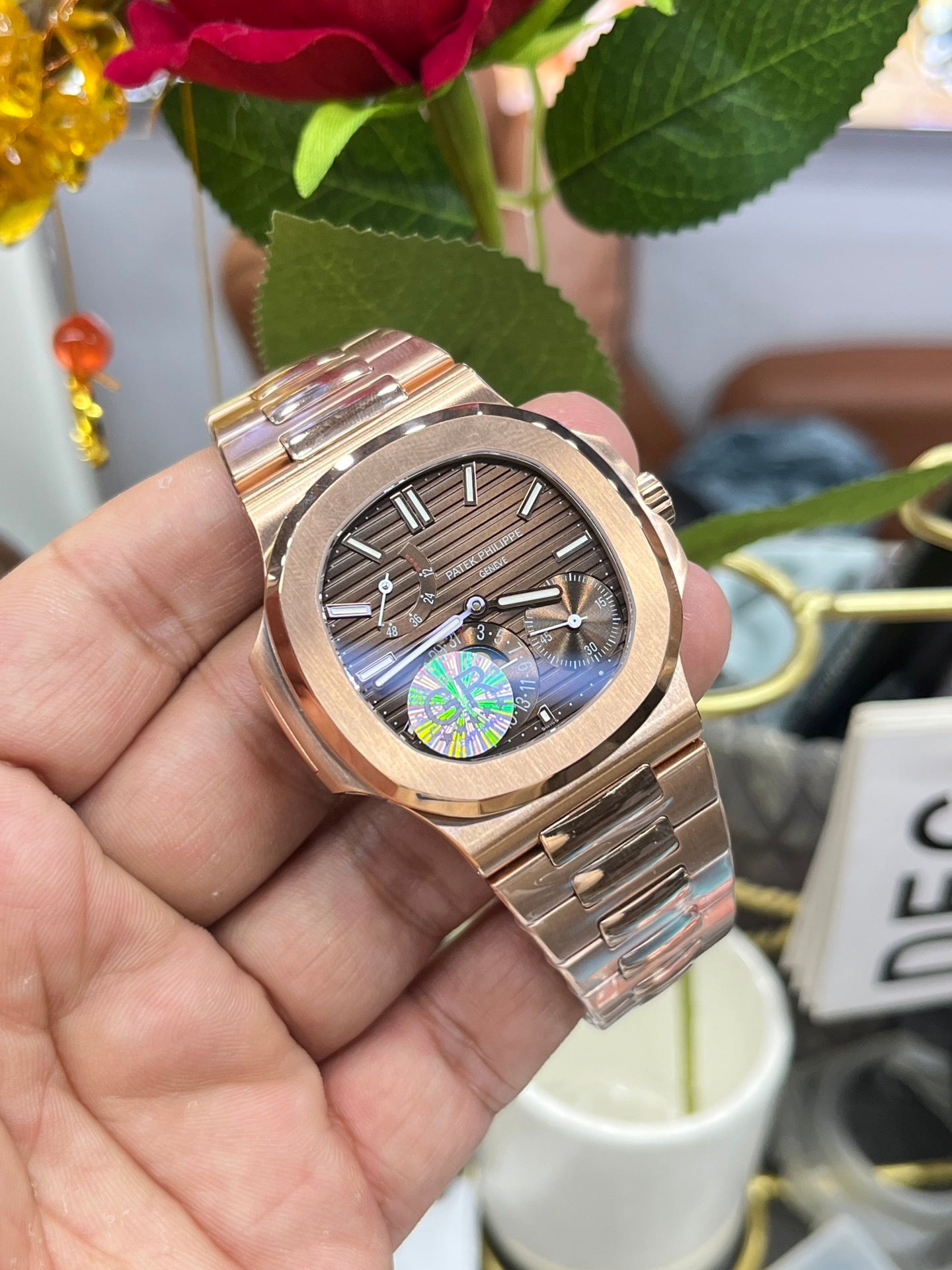 Goldfarbene Uhr