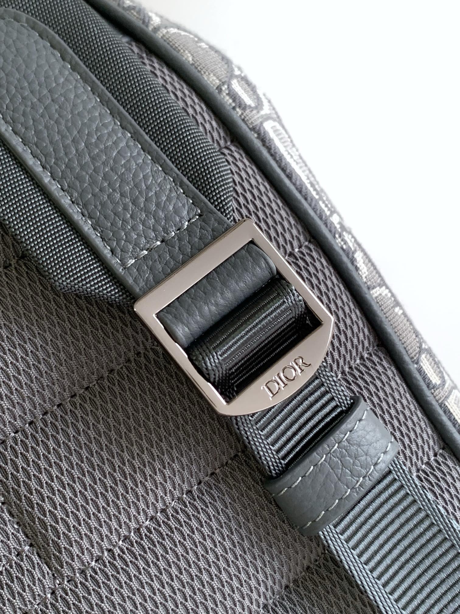 Mehrfarbige Tasche