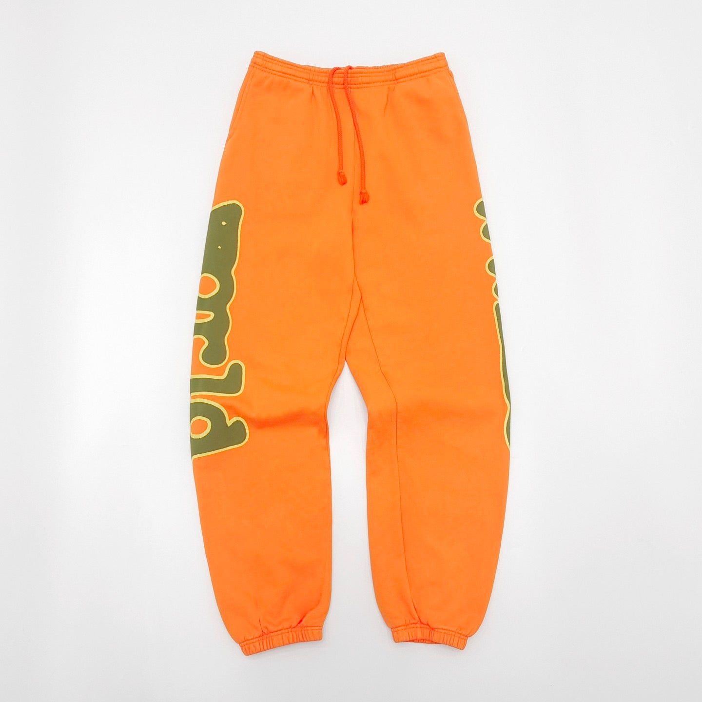 Orangefarbene Hose