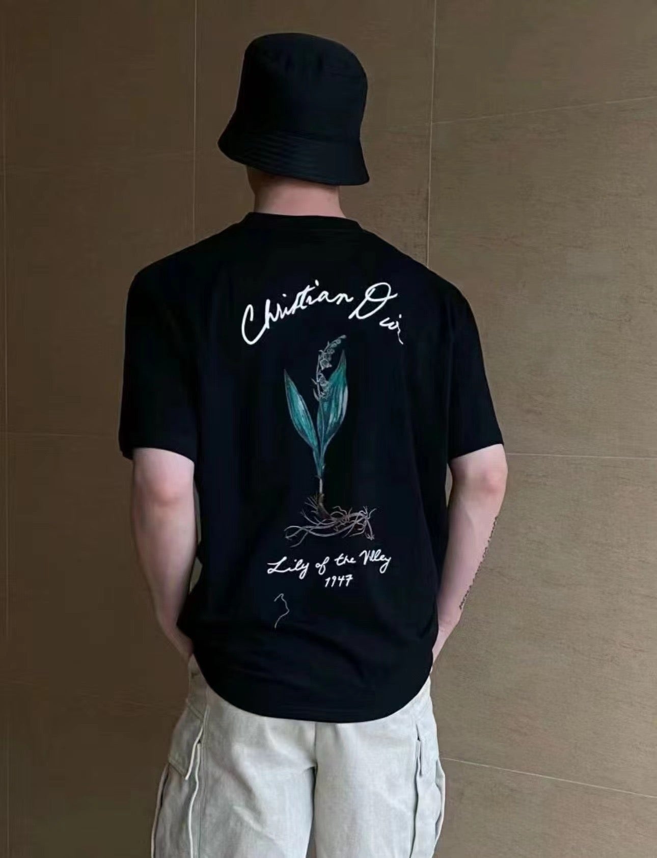 Black and White T-shirt - FashionHype.xyz