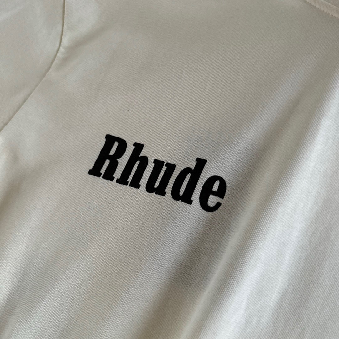 weißes T-Shirt