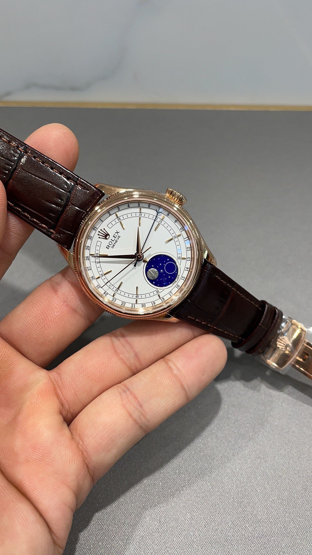 Brown Watch - FashionHype.xyz